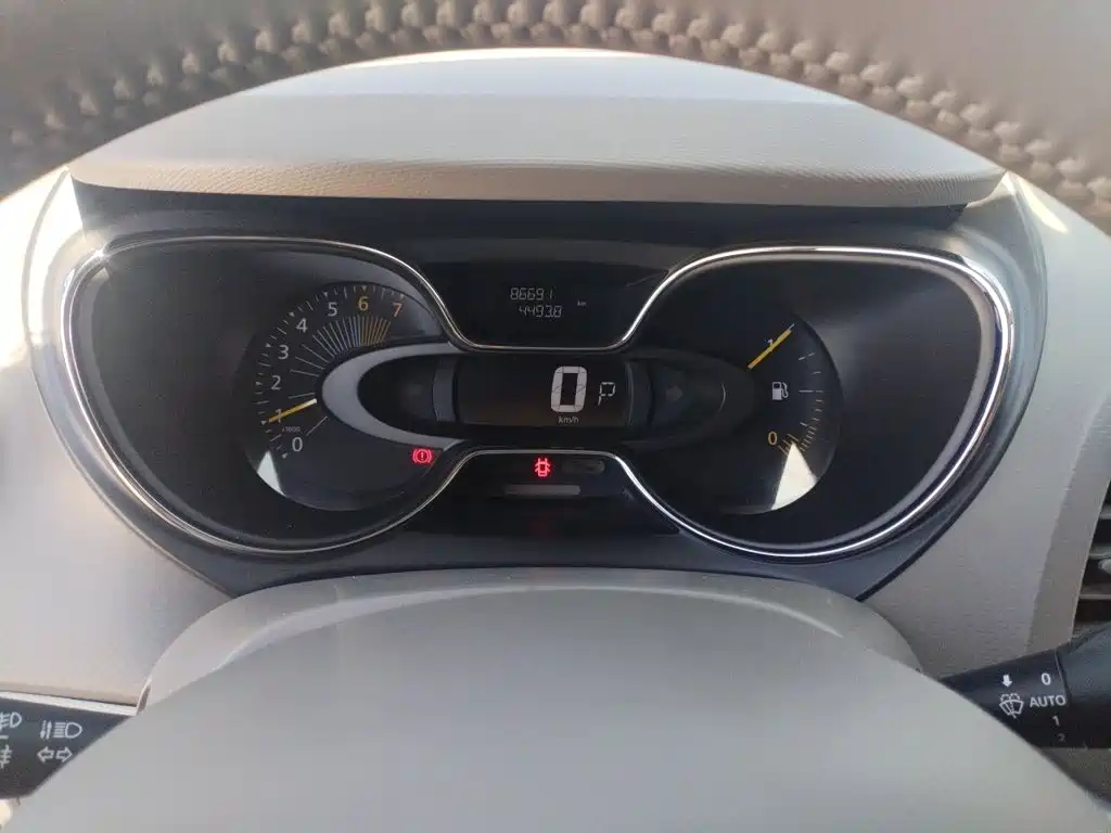 Renault Captur — миниатюра 8