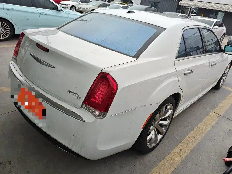 Chrysler 300C — миниатюра 6