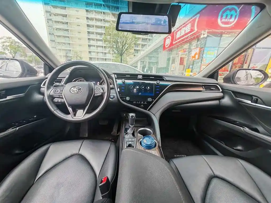 Toyota Camry 2019 2.5G Luxury