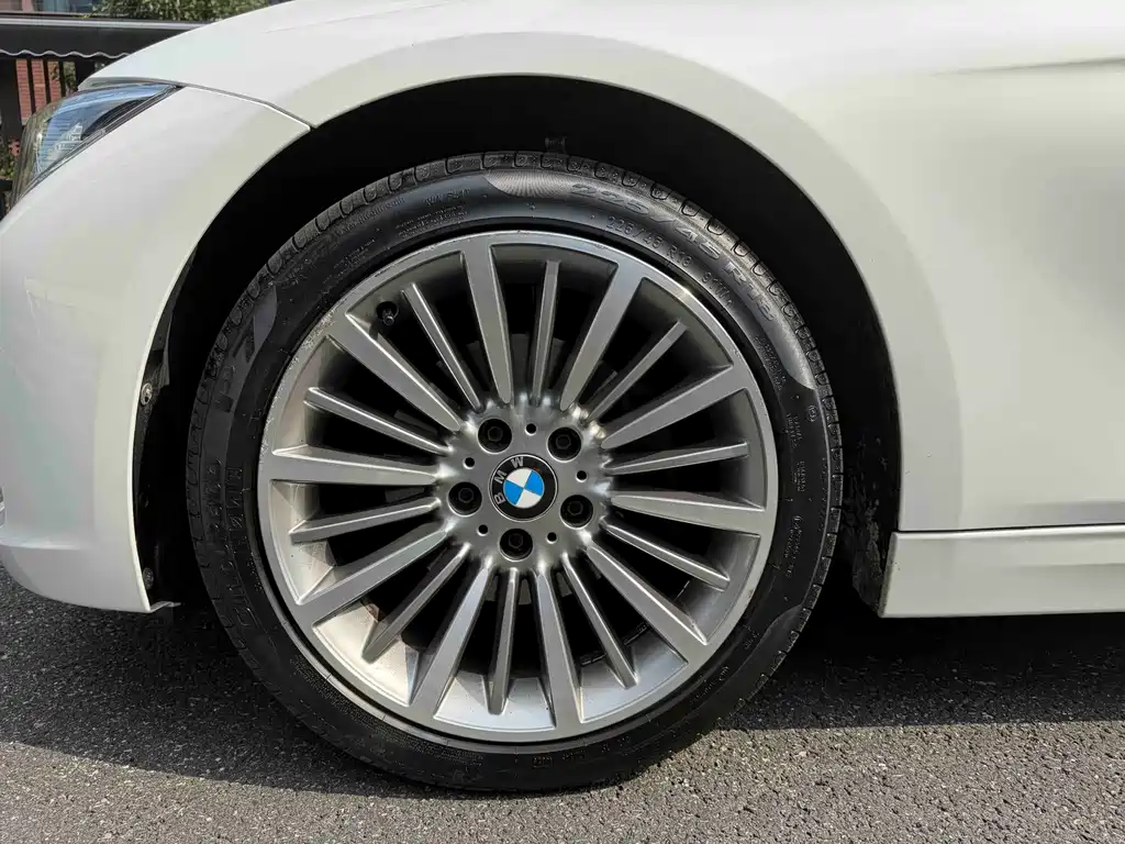 BMW 3 Series — миниатюра 4