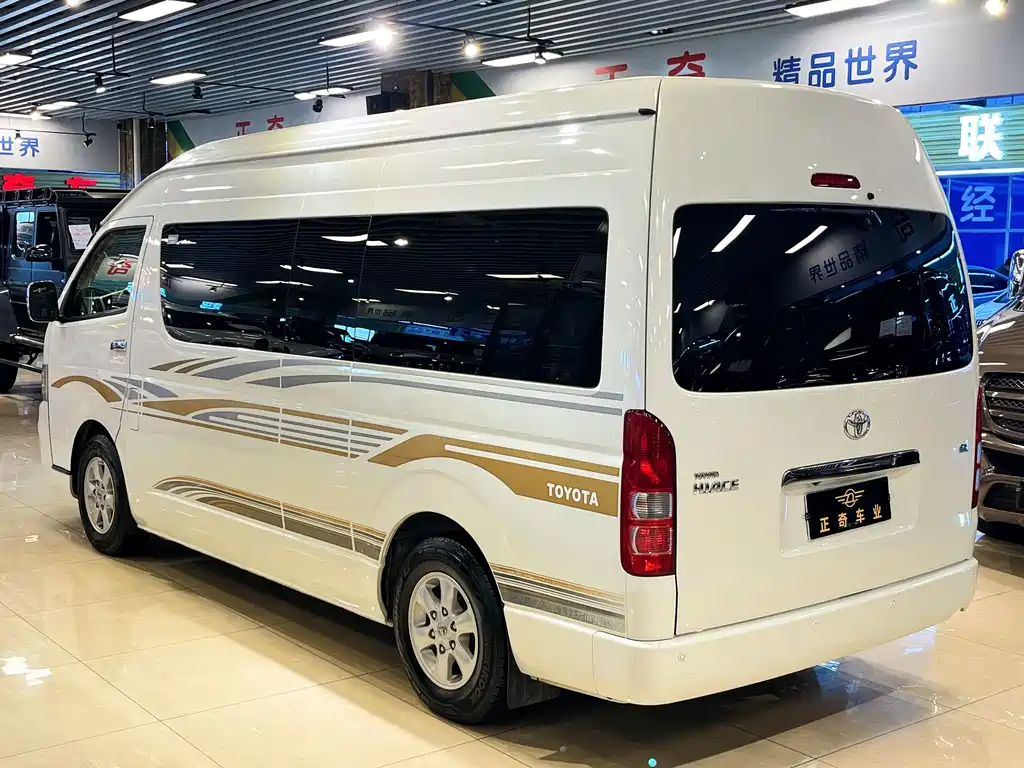 Toyota Hiace — миниатюра 4