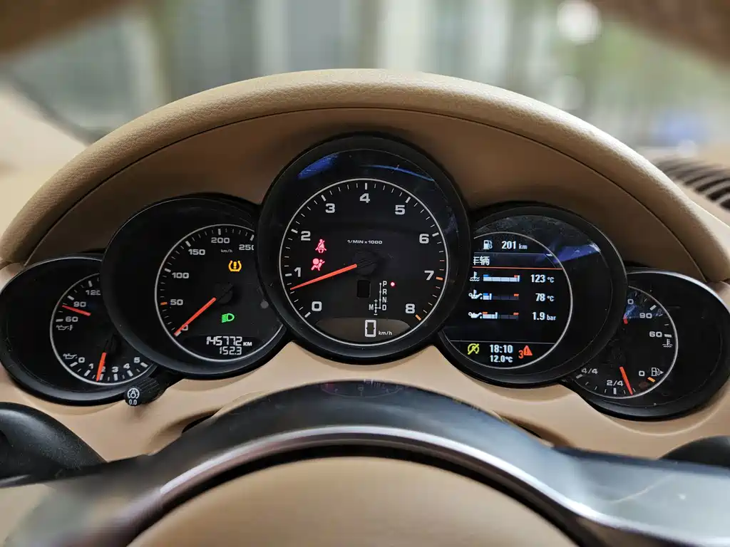 Porsche Cayenne — миниатюра 4