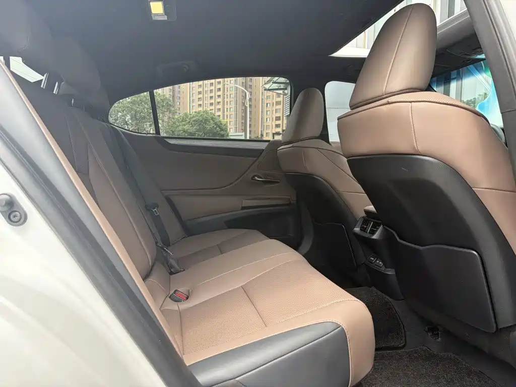 Lexus ES — миниатюра 20
