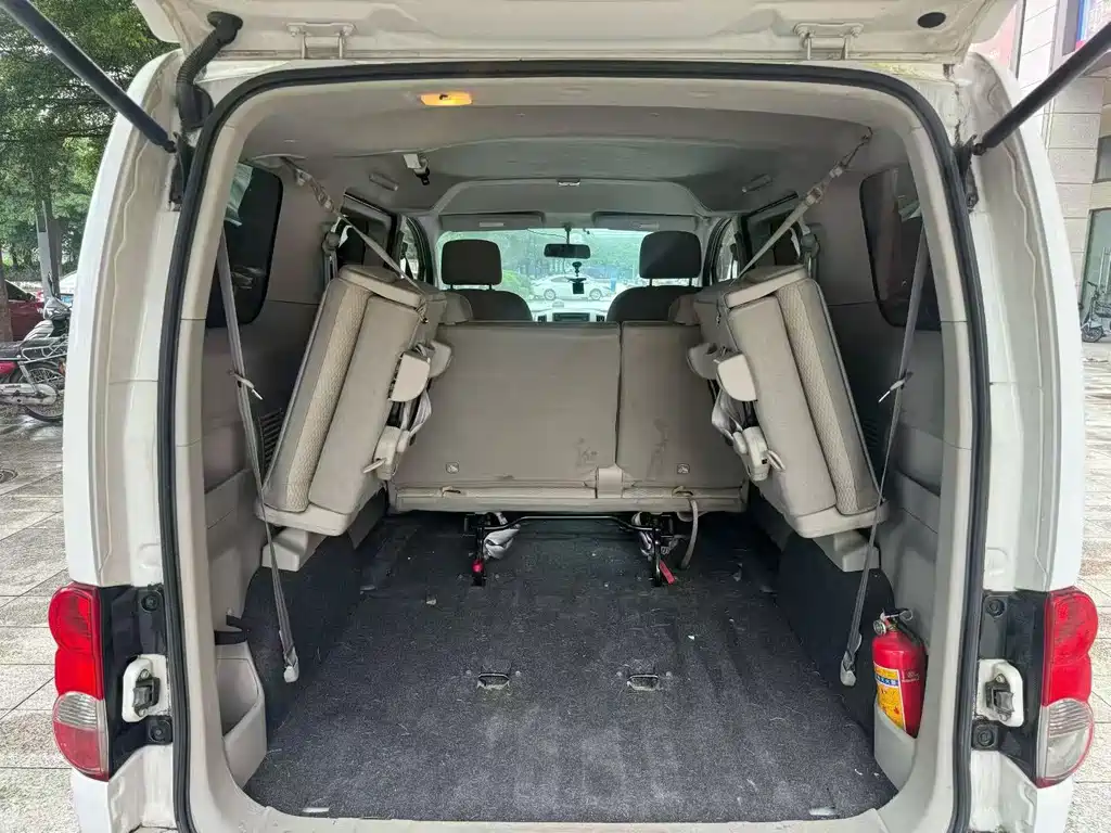 Nissan NV200 — миниатюра 7