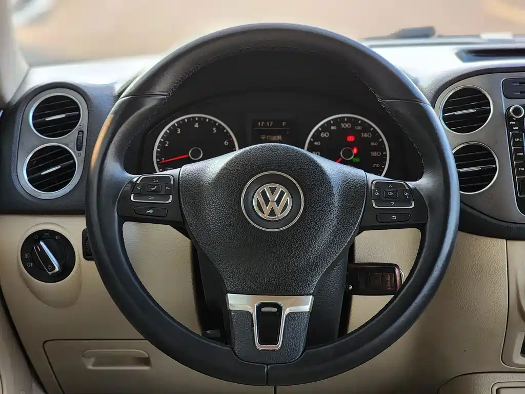 Volkswagen Tiguan — миниатюра 12