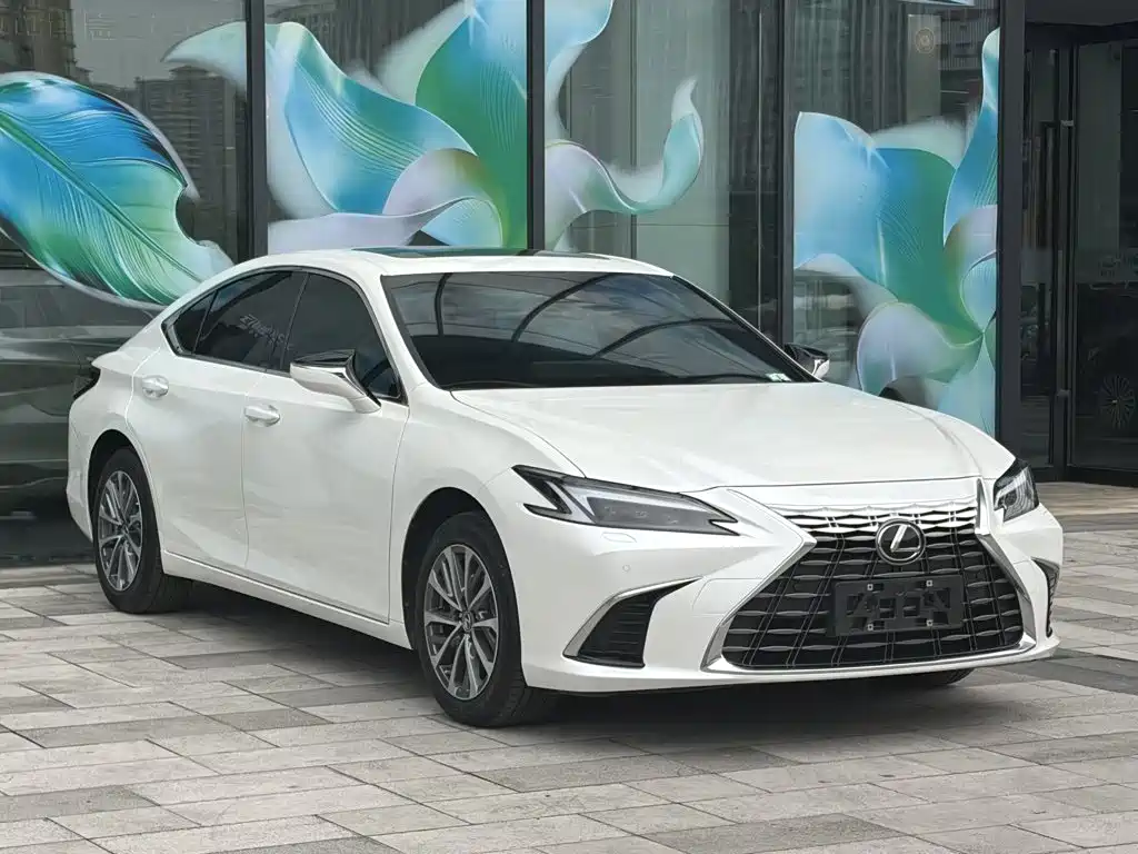 Lexus ES — миниатюра 23
