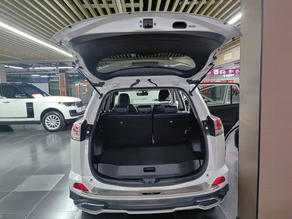 Toyota RAV4 — миниатюра 19