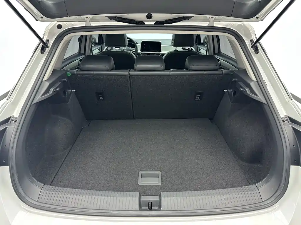 Volkswagen T-Roc — миниатюра 17