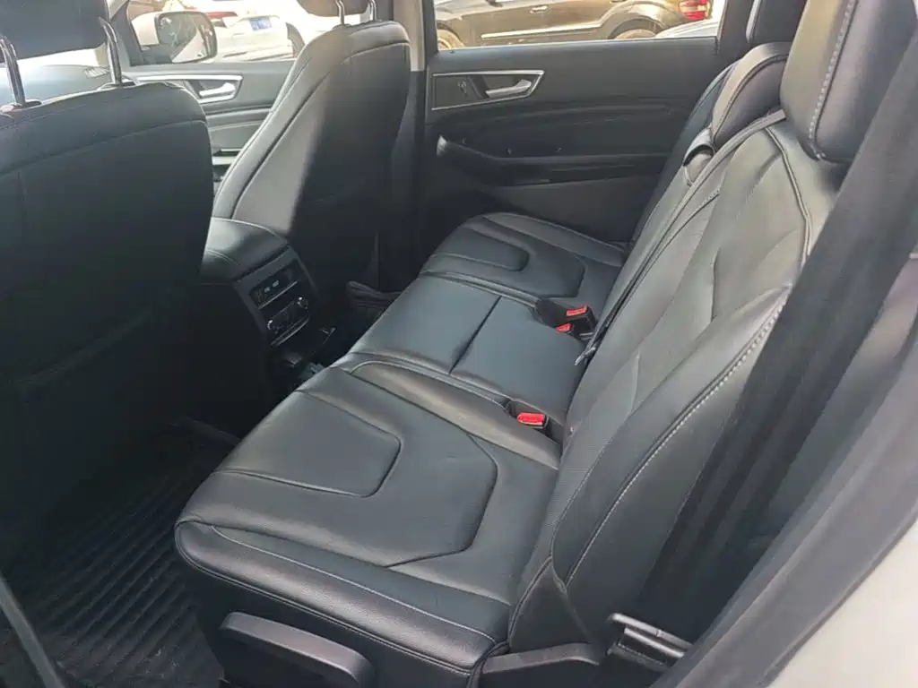 Ford Edge — миниатюра 17