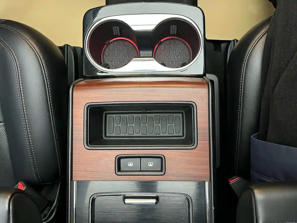 Lincoln Aviator — миниатюра 29