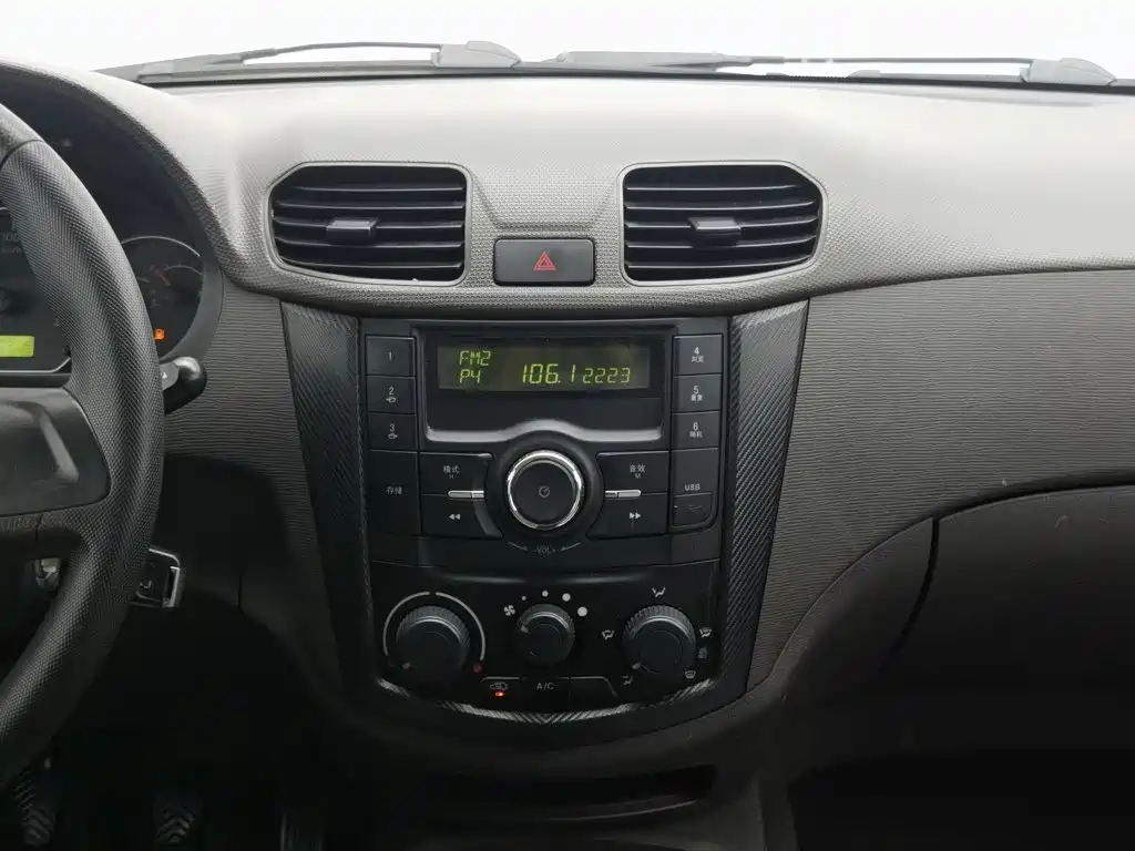 Wuling Hongguang — миниатюра 12