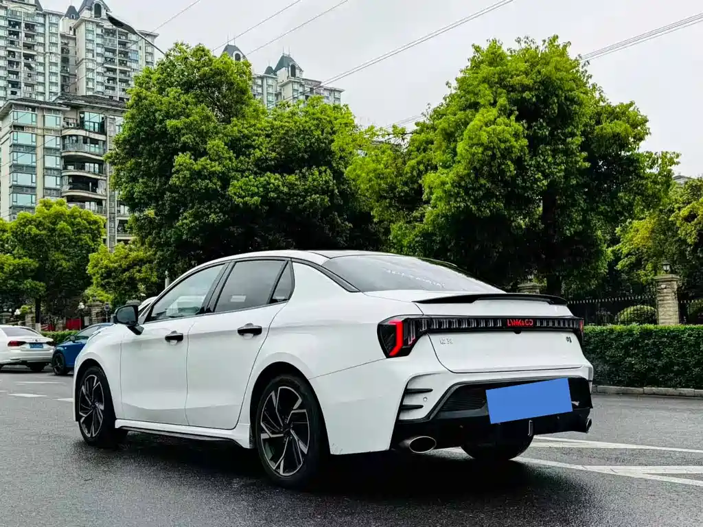 Lynk & Co 03 — миниатюра 5