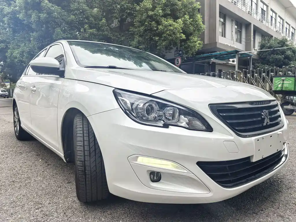 Peugeot 408 2014 1.8L AT Luxury