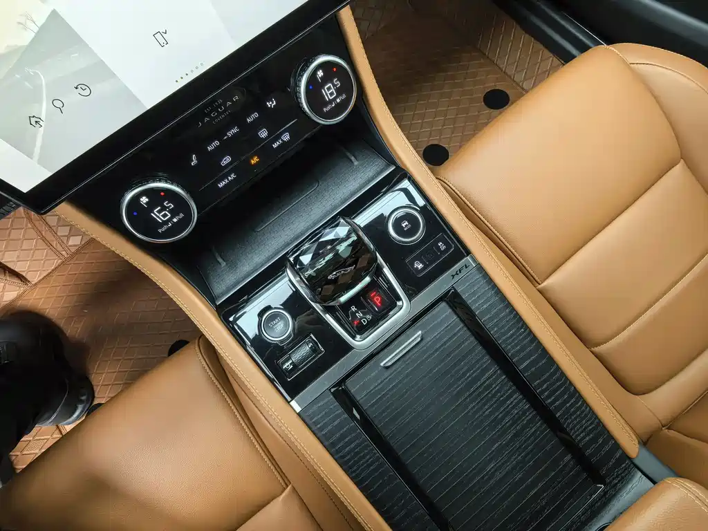 Jaguar XFL 2022 XFL 2.0T P250 Elite Sport