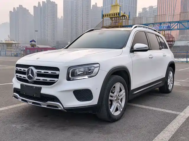 MERCEDES-BENZ GLB