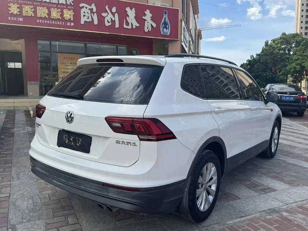 Volkswagen Tiguan L — миниатюра 9