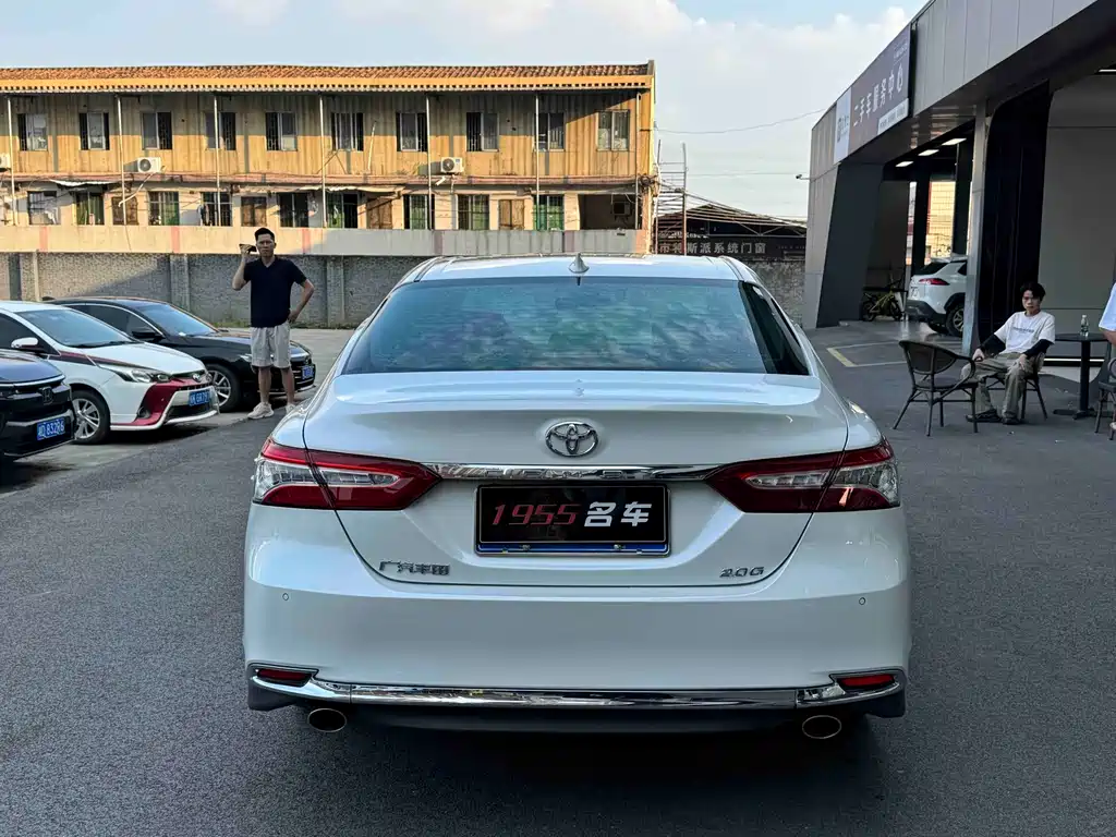 Toyota Camry — миниатюра 8