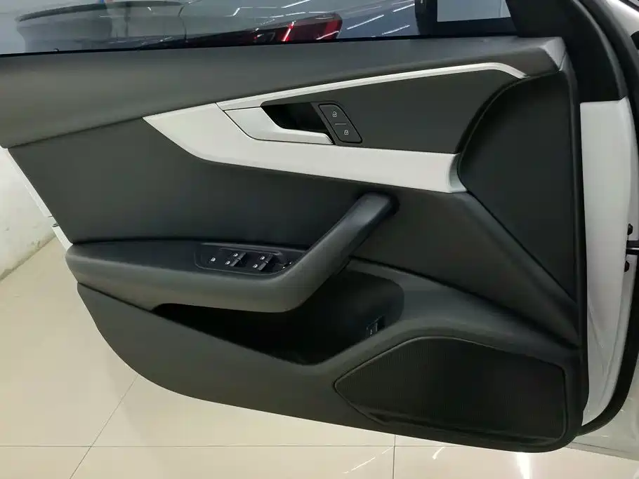 Audi A4L — миниатюра 7