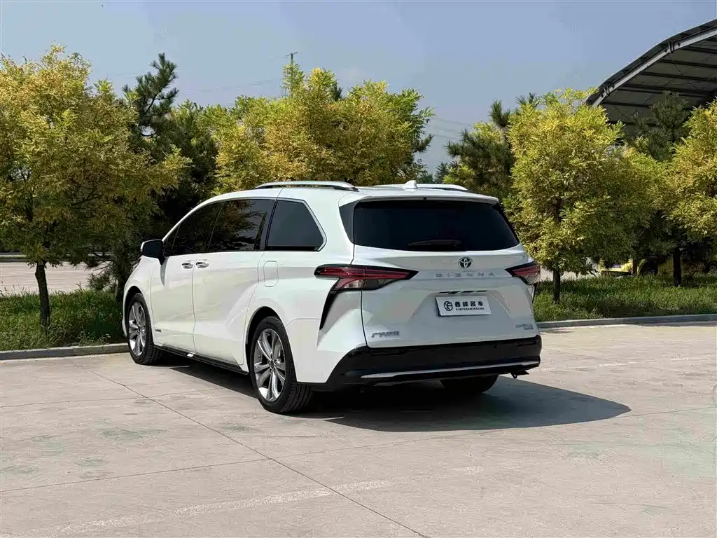 Toyota Sienna — миниатюра 22