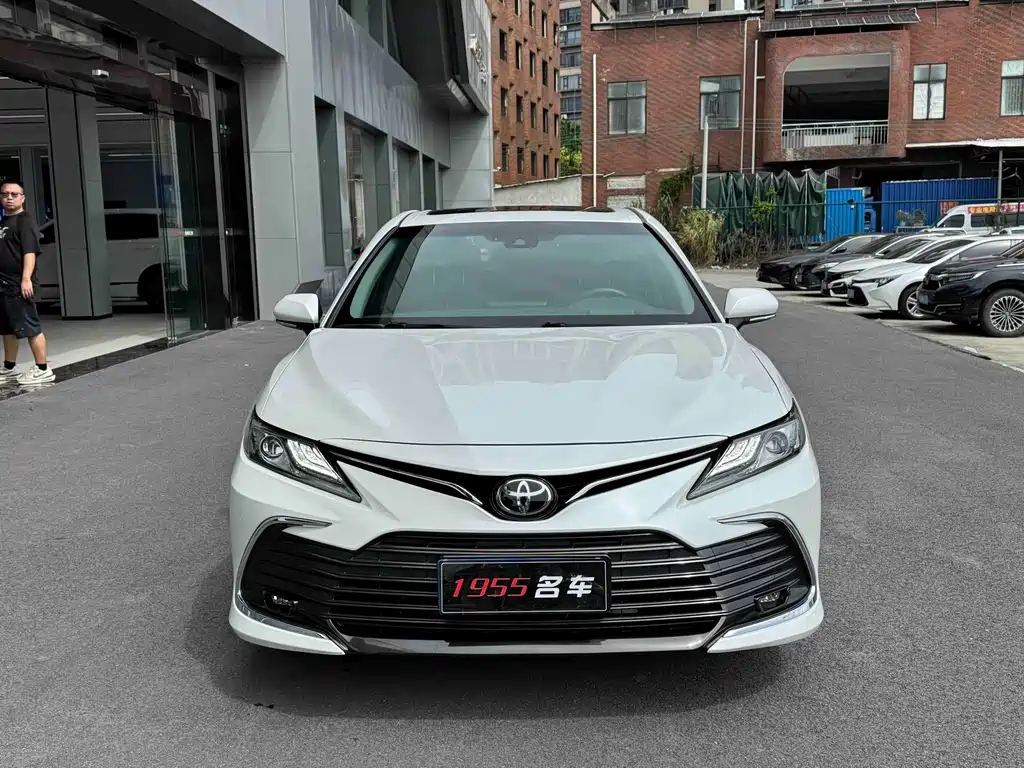 Toyota Camry — миниатюра 2
