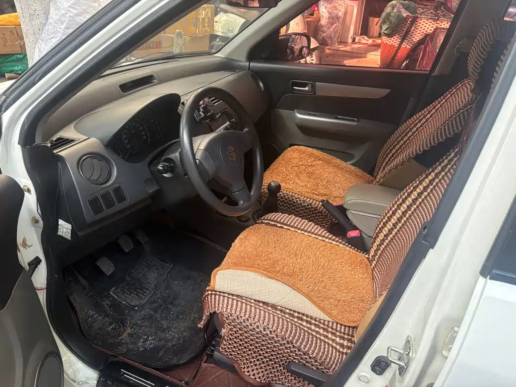 Suzuki Swift 1.3L Manual Value Edition, фото 5