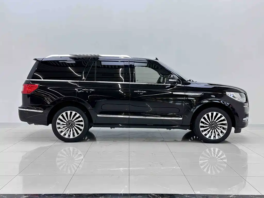 Lincoln Navigator — миниатюра 4