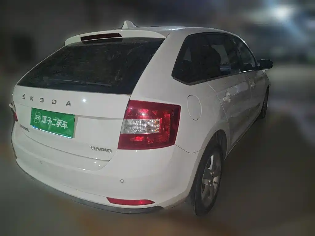 Skoda Rapid Spaceback — миниатюра 4