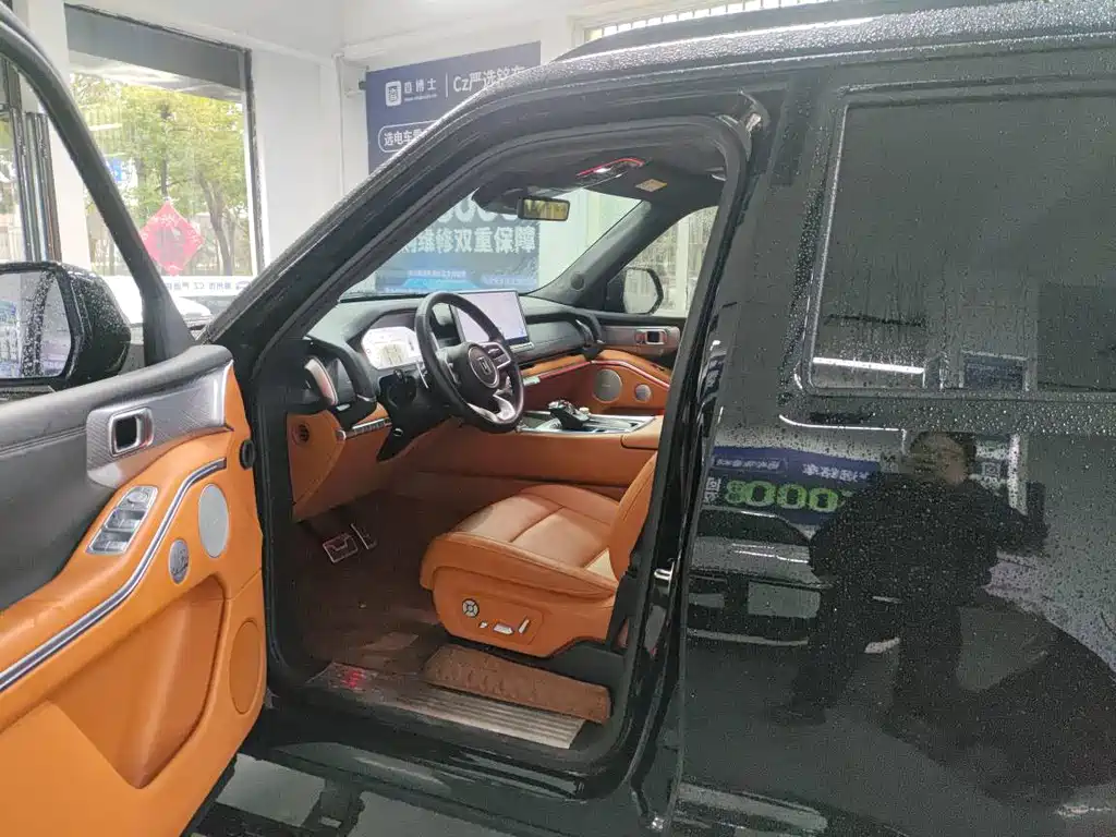 TANK TANK 700 NEW ENERGY