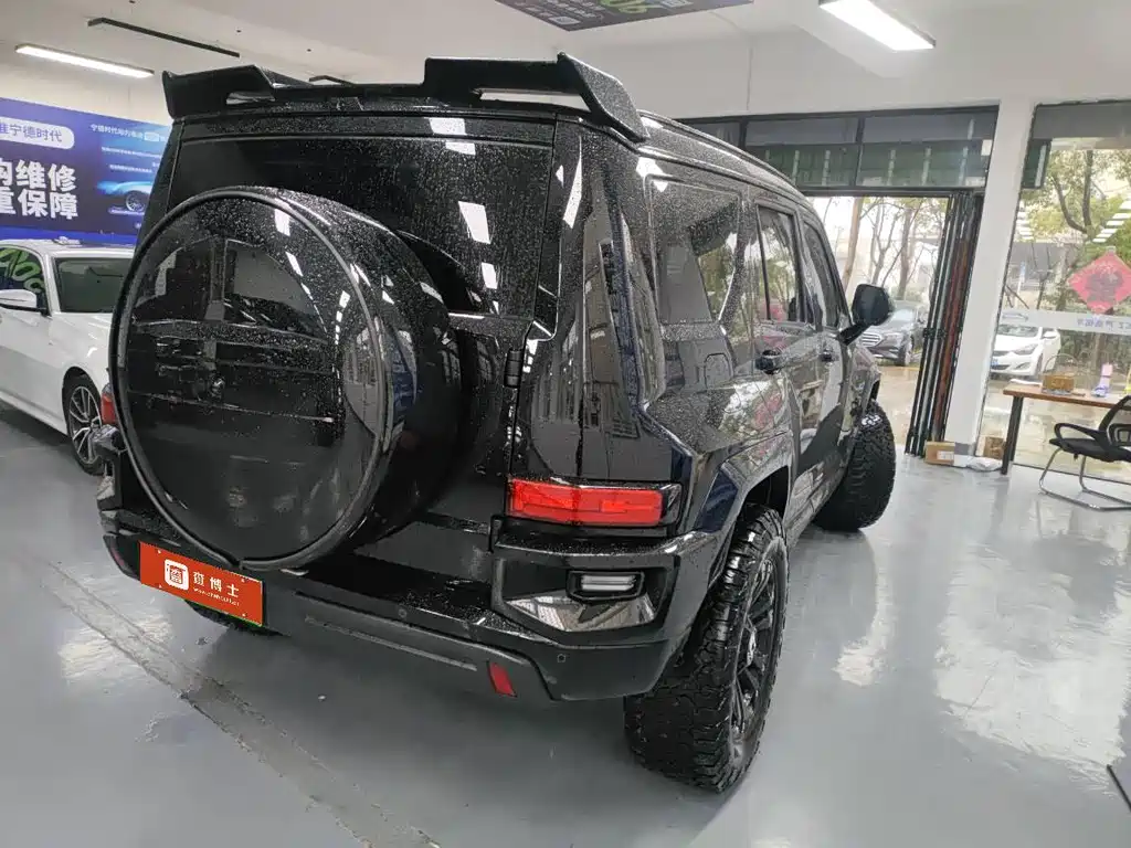 TANK TANK 700 NEW ENERGY