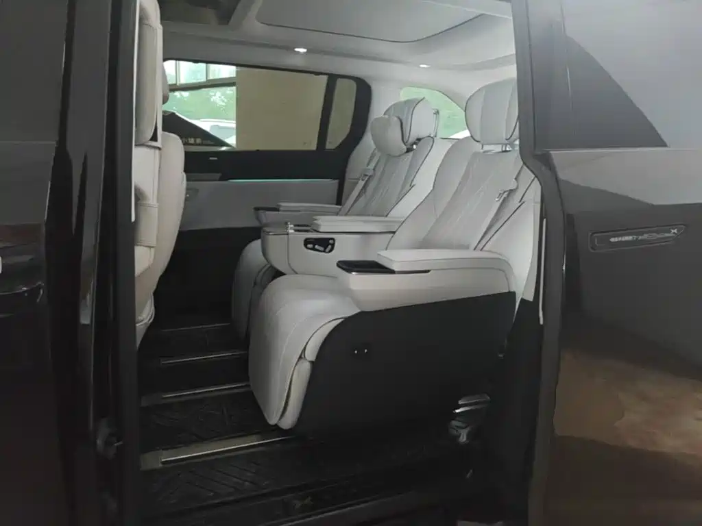 XPeng X9 — миниатюра 17