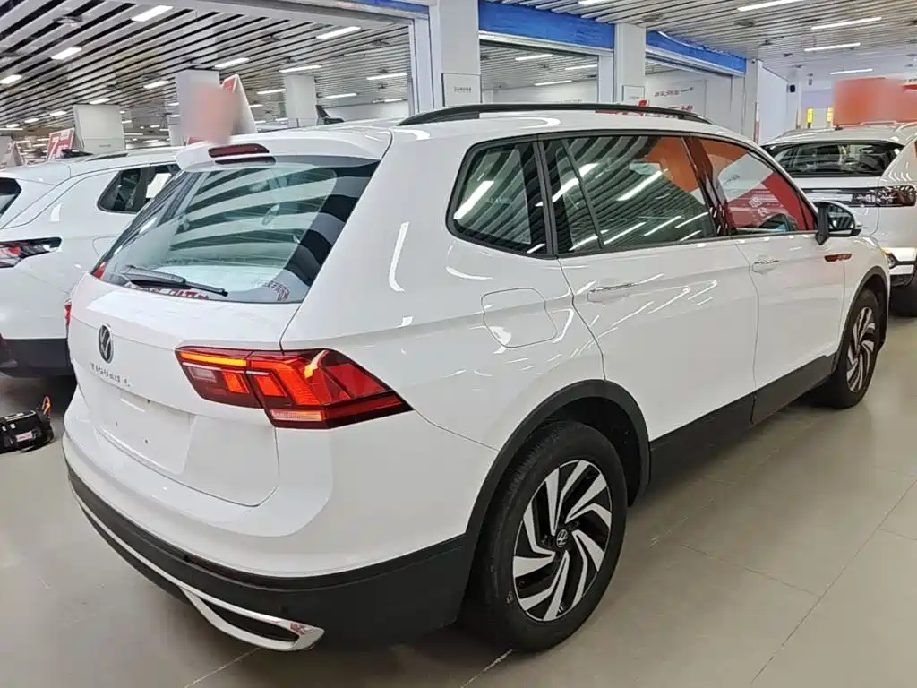 Volkswagen Tiguan L — миниатюра 7