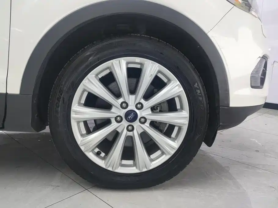 Ford Kuga — миниатюра 6