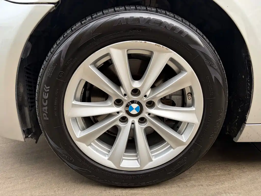 BMW 5 Series — миниатюра 16