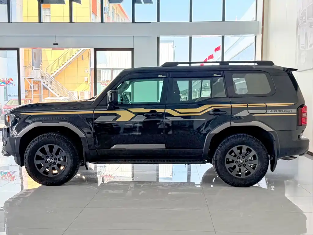 Toyota Land Cruiser Prado 2024 2.4T WX 6 мест