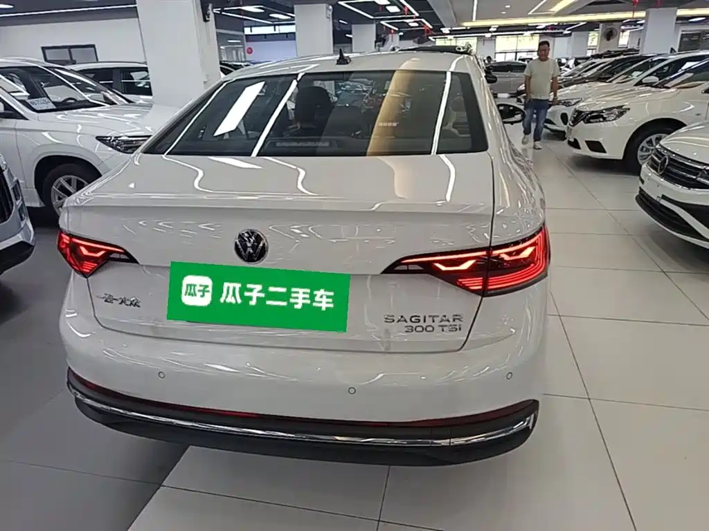 Volkswagen Sagitar 2026 3000 300TSI DSG
