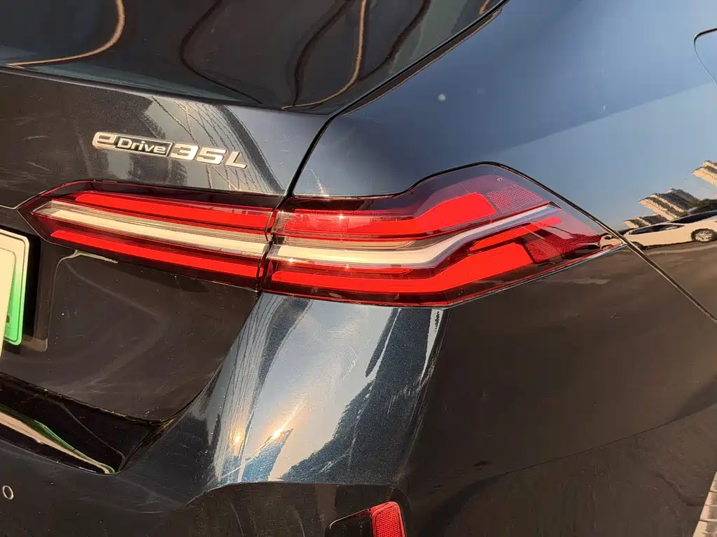 BMW i5 — миниатюра 29