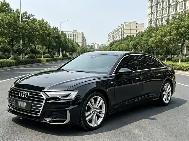 Audi A6L — фото 1
