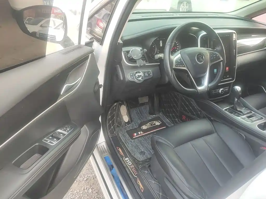 BYD MAX — миниатюра 16