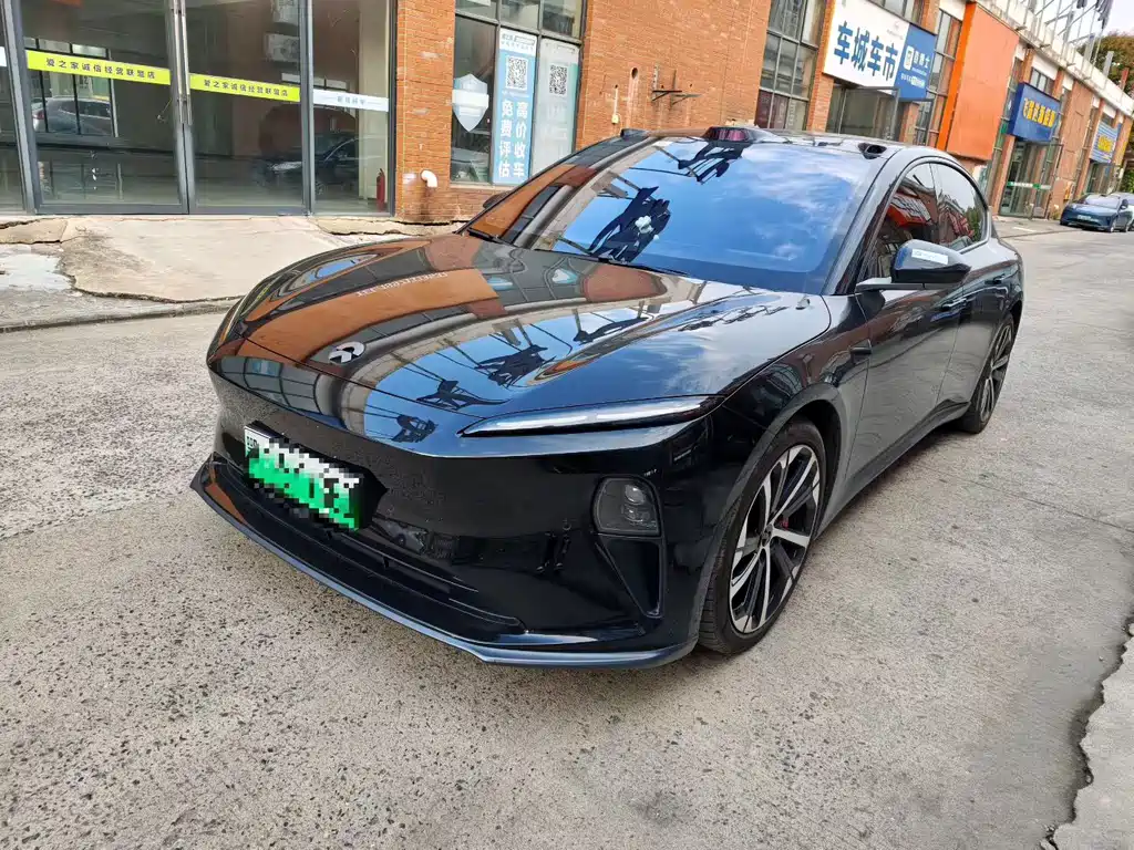 NIO ET5