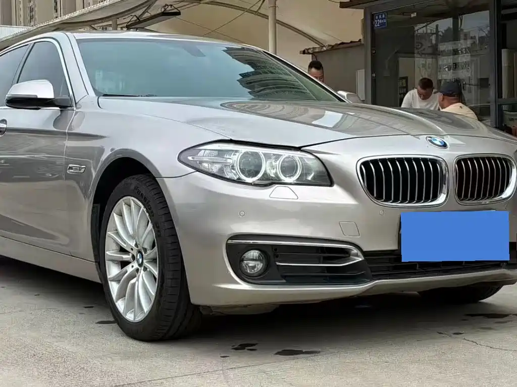 BMW 5 Series — миниатюра 3