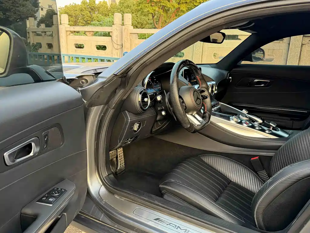 Mercedes-Benz AMG GT — миниатюра 9