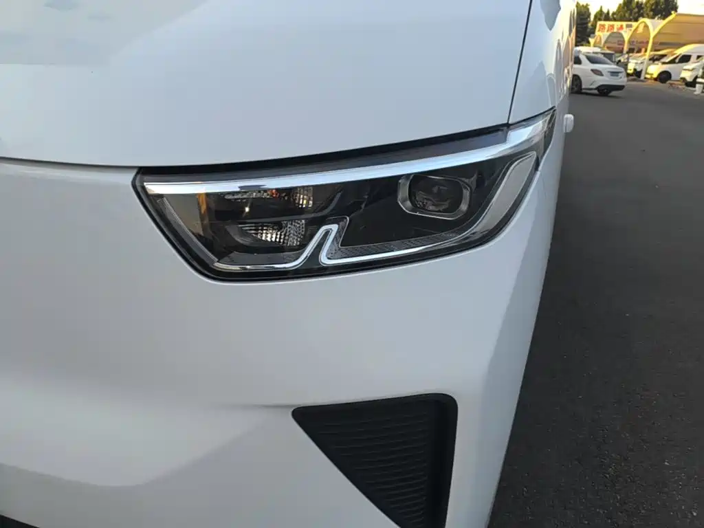 Wuling Yangguang — миниатюра 24