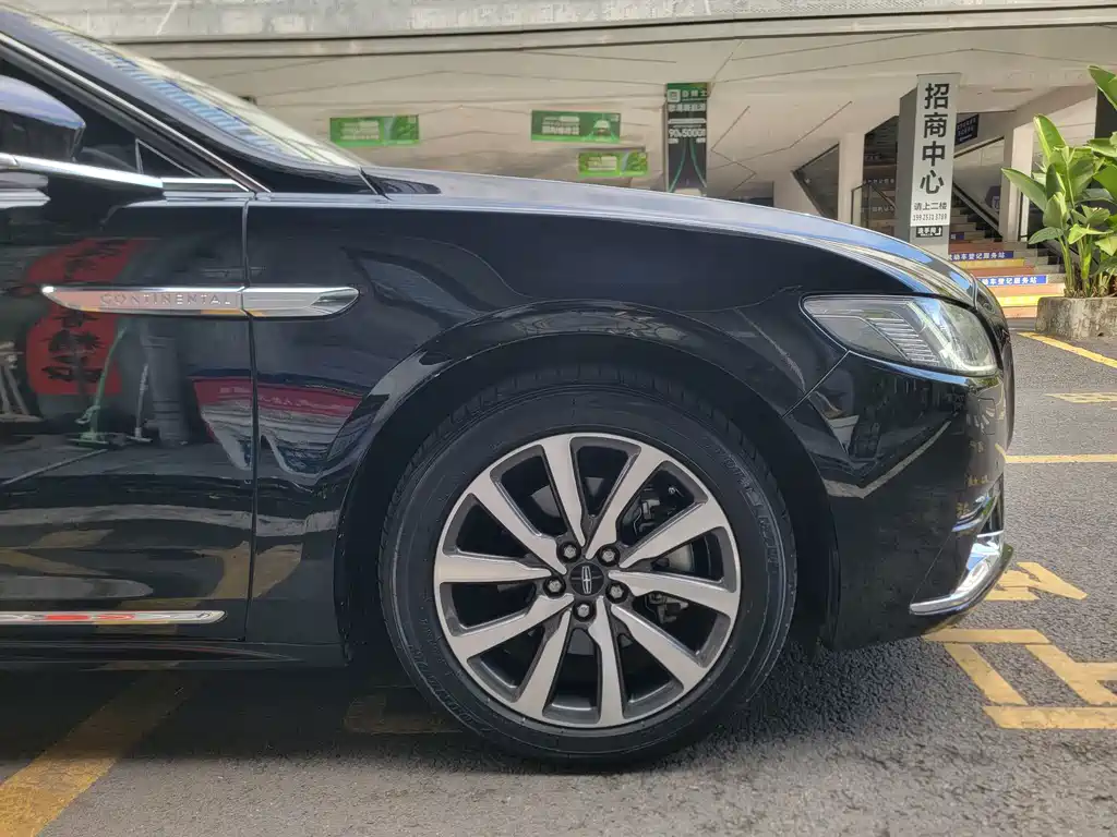 Lincoln Continental — миниатюра 13