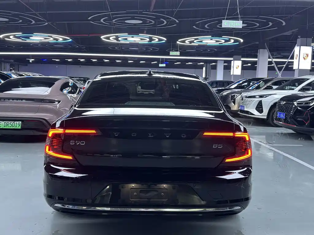 Volvo S90 — миниатюра 13