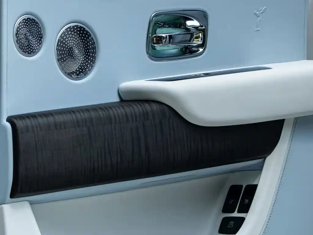 Rolls-Royce Cullinan — миниатюра 15