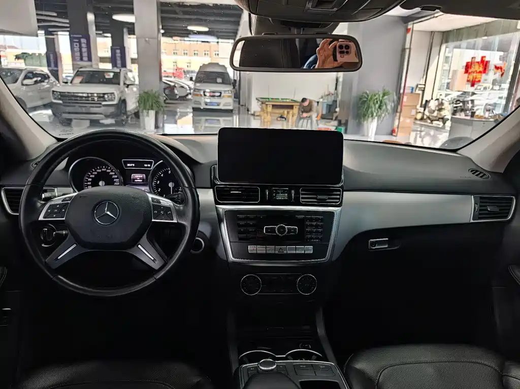 Mercedes-Benz M-Class — миниатюра 15