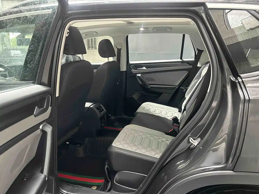 Volkswagen Tayron 2025 300TSI