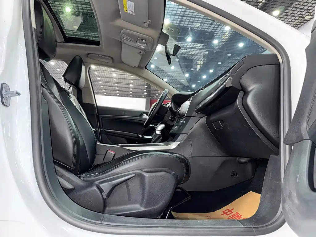 Peugeot 408 2016 1.6T AT Luxury