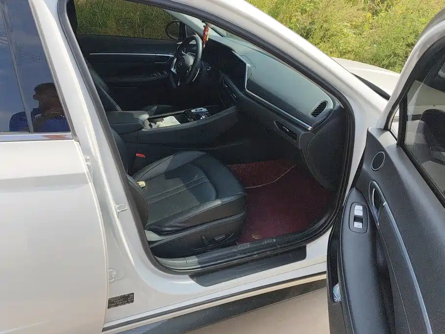 Hyundai Sonata — миниатюра 8
