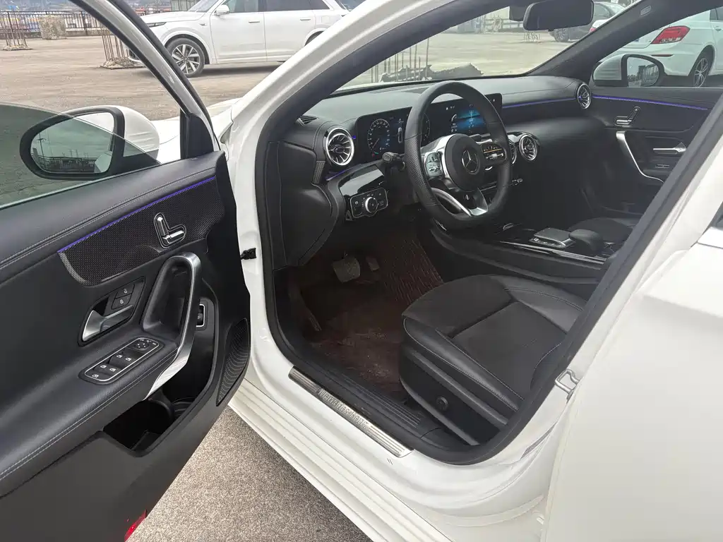 MERCEDES-BENZ A CLASS